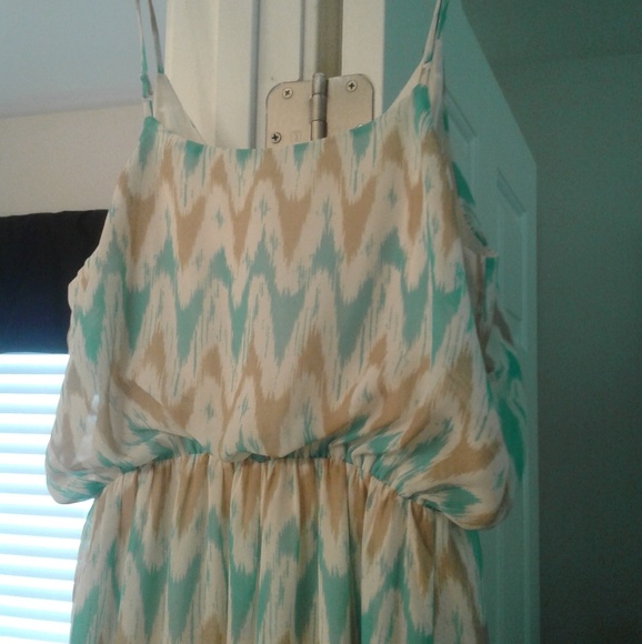 Maxi - Picture 3 of 3